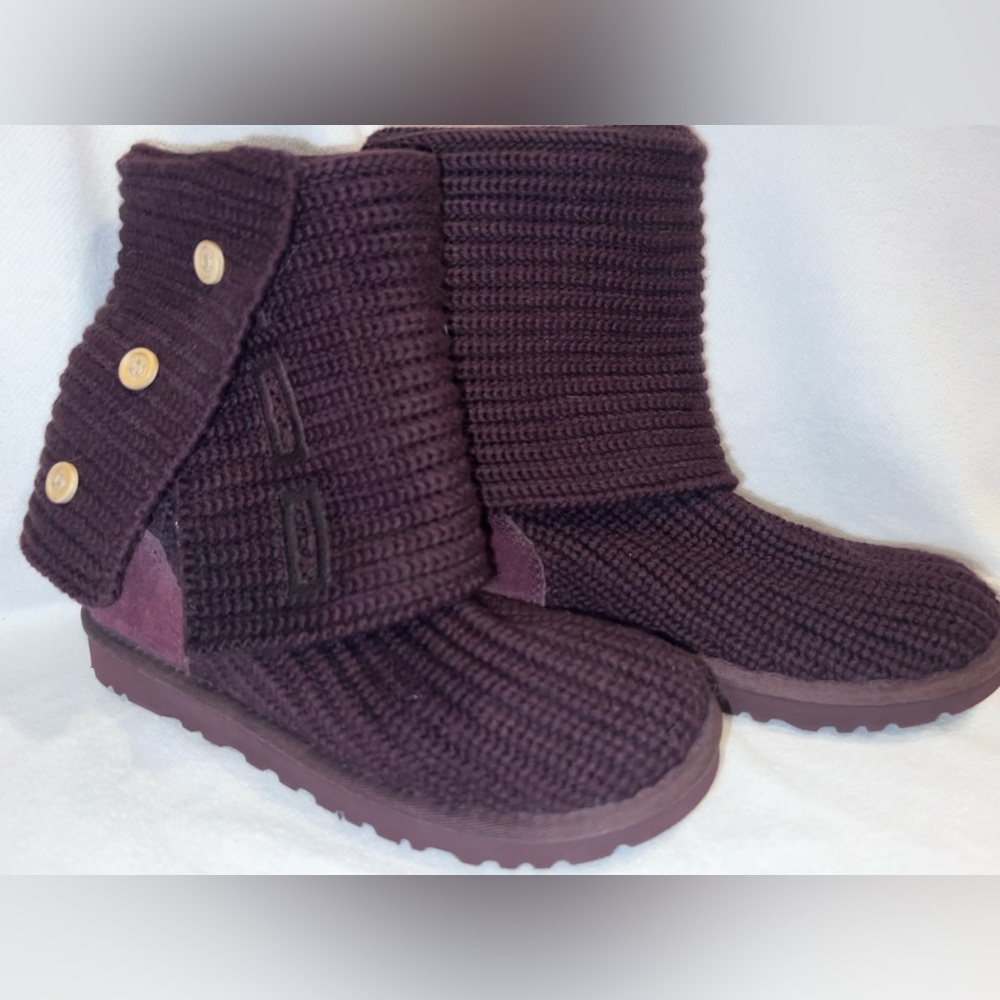 NWT UGG Classic Cardi Boot Plum Size 6